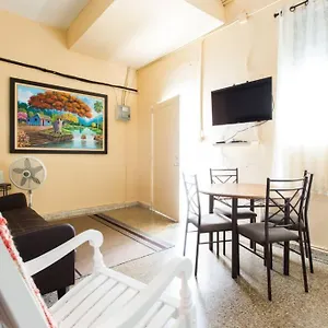 Apartment Comfortable And Affordable Close To And Rainforest